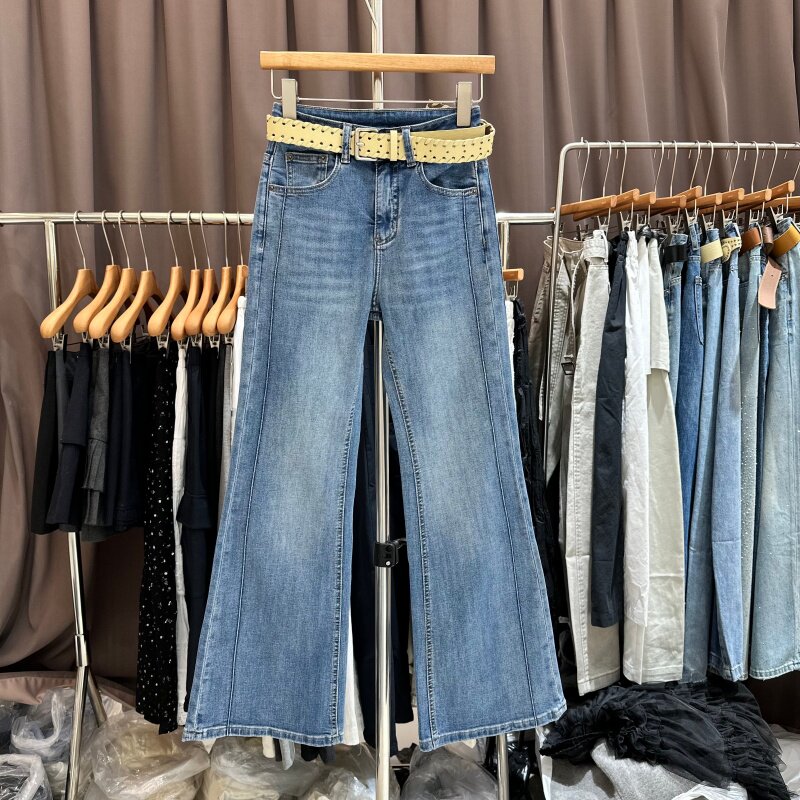 欧货2026春季新款复古水洗蓝立体裁剪设计显瘦百搭微喇叭牛仔裤女