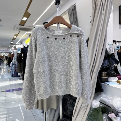轻熟风圆领纽扣秋冬长袖女针织衫