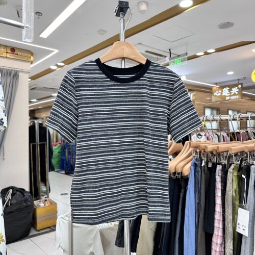 壹禾色YHS92763条纹T恤衫上衣