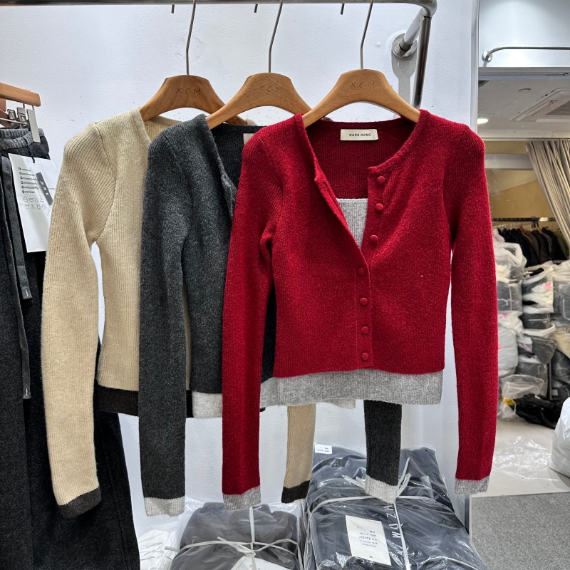 韩系拼接色假两件毛衣