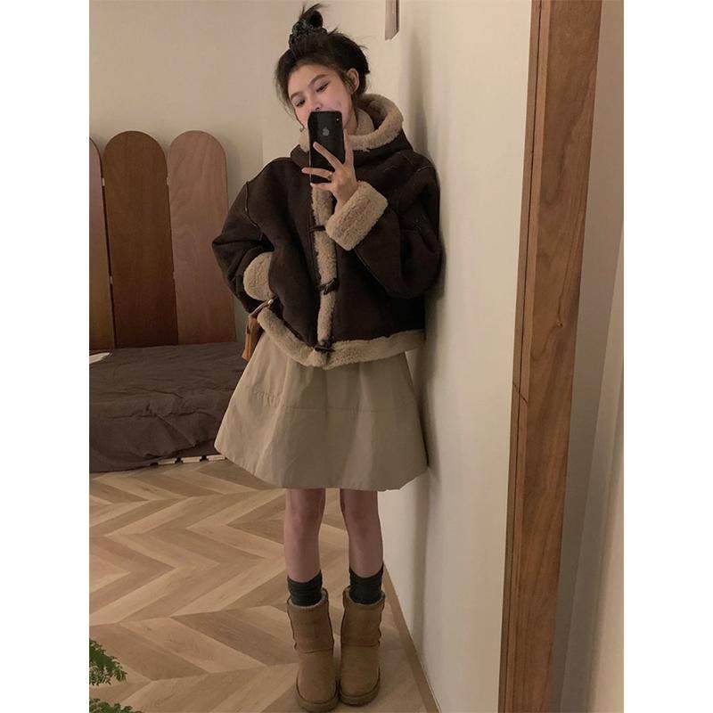 超好看皮毛一体羊羔毛绒外套女2024冬季新款加厚麂皮绒短款机车服