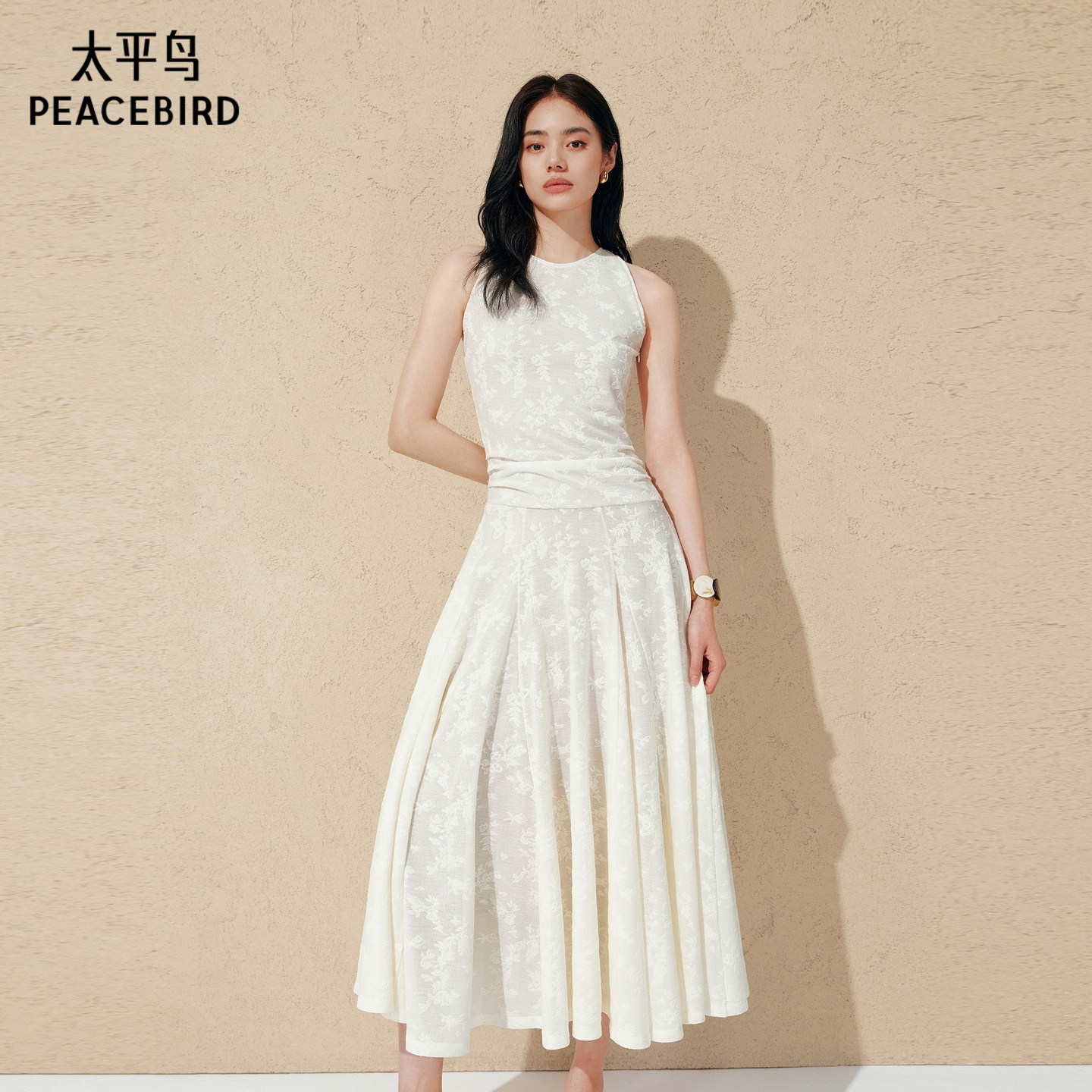 太平鸟白色蕾丝连衣裙女夏2026新款收腰显瘦a字裙通勤背心裙长裙