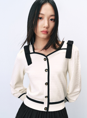 太平鸟女装2024年春季新款方领套头衫A1EEE1227