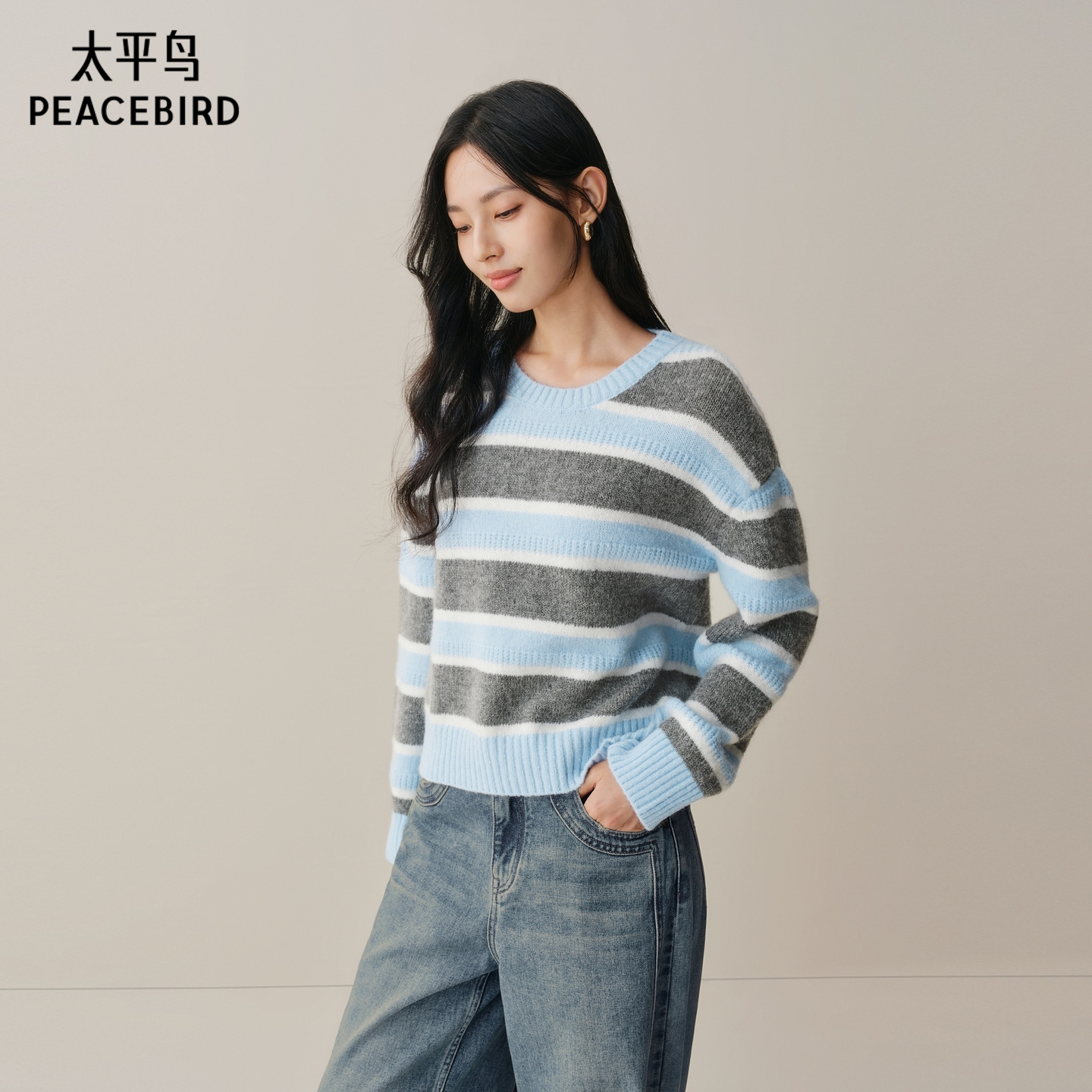 太平鸟羊驼毛混纺条纹短款针织衫