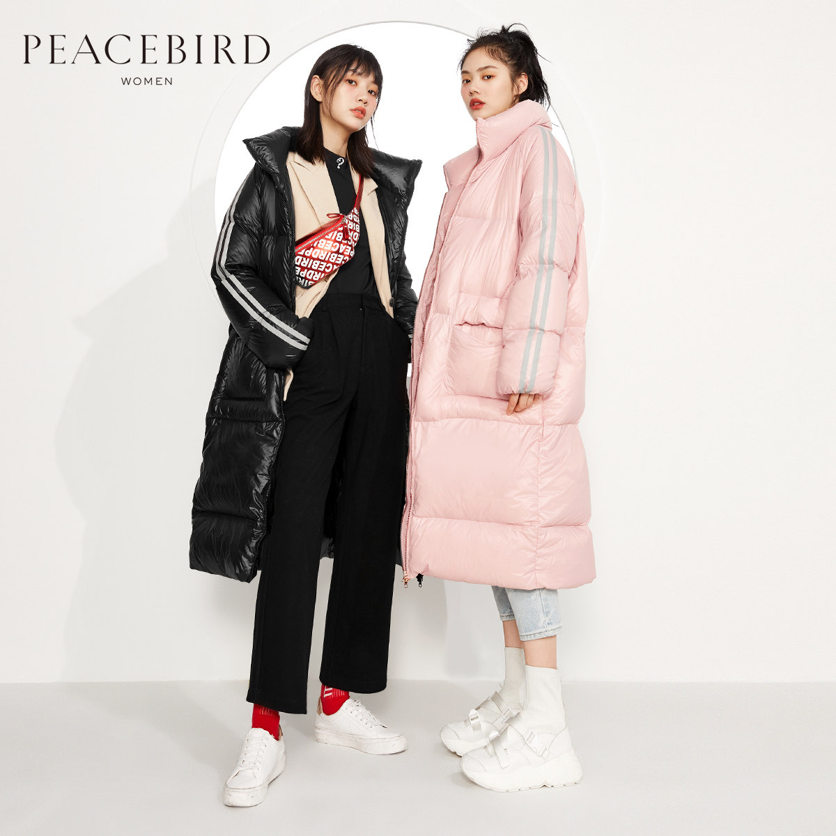 太平鸟黑色羽绒服女中长款过膝chao轻2019冬季新款爆款亮面3M反光