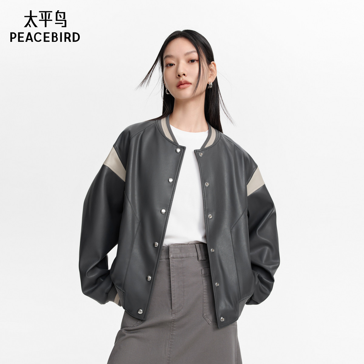 *太平鸟PU棒球服外套女24秋装新款运动风宽松时尚PU皮夹克外套