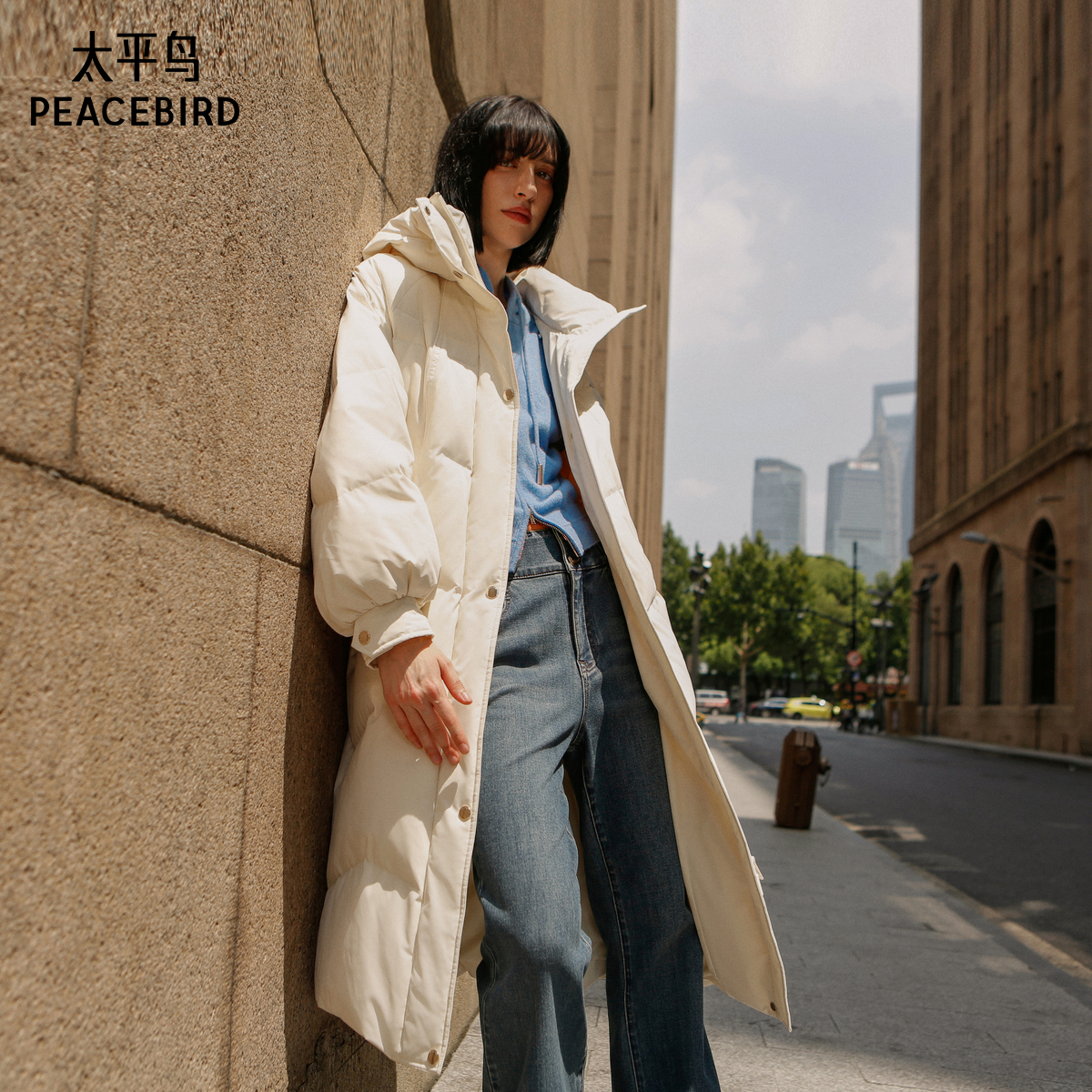 太平鸟年冬季款连帽泡泡袖羽绒服A1ACE4519