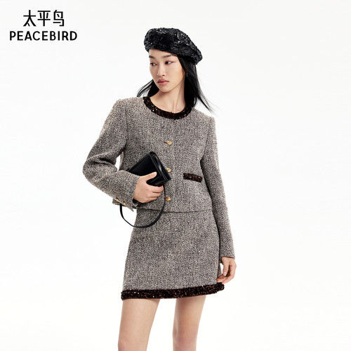 太平鸟女装年秋季款亮片拼接外套A1BBE3505