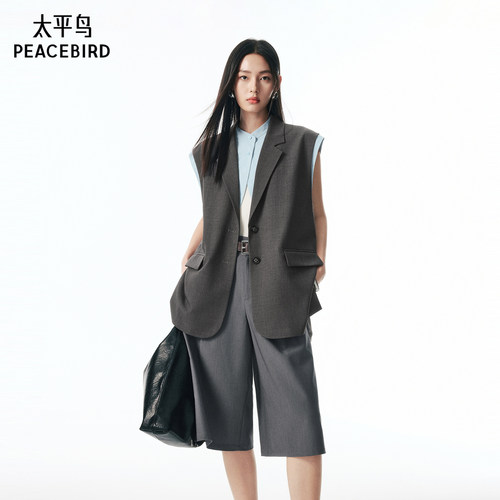 太平鸟西装式马甲外套女