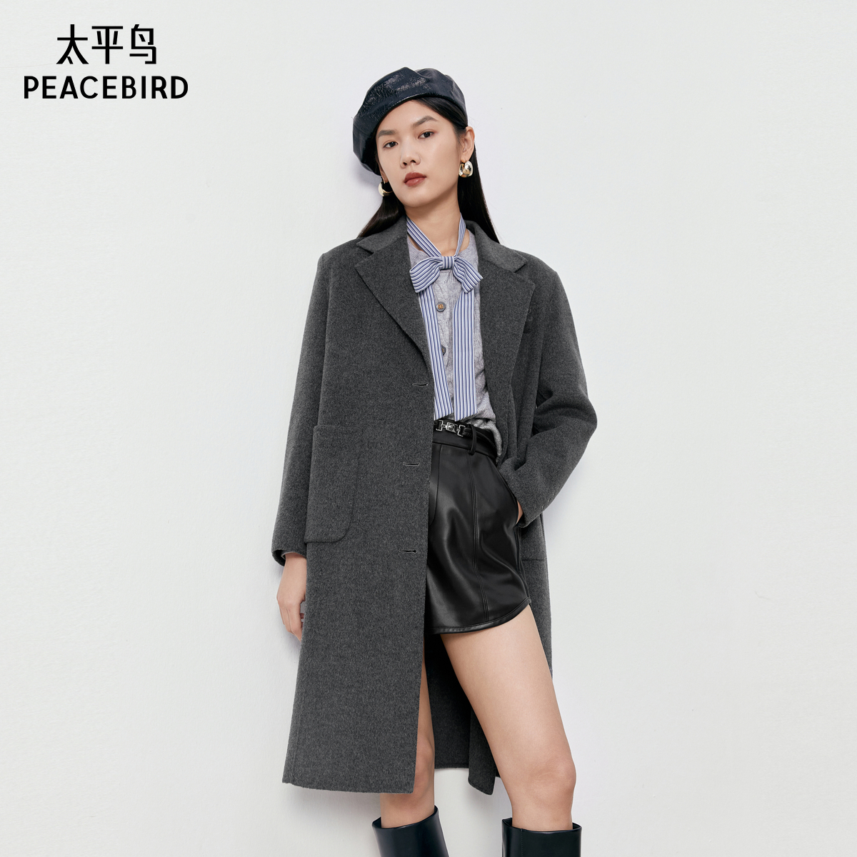 商场长款羊毛大衣太平鸟