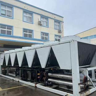 开利风冷热泵机型号30XQ750制冷量750kw年份12设备出售与出租