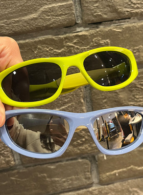 复古Y2K科技感太阳镜潮未来风