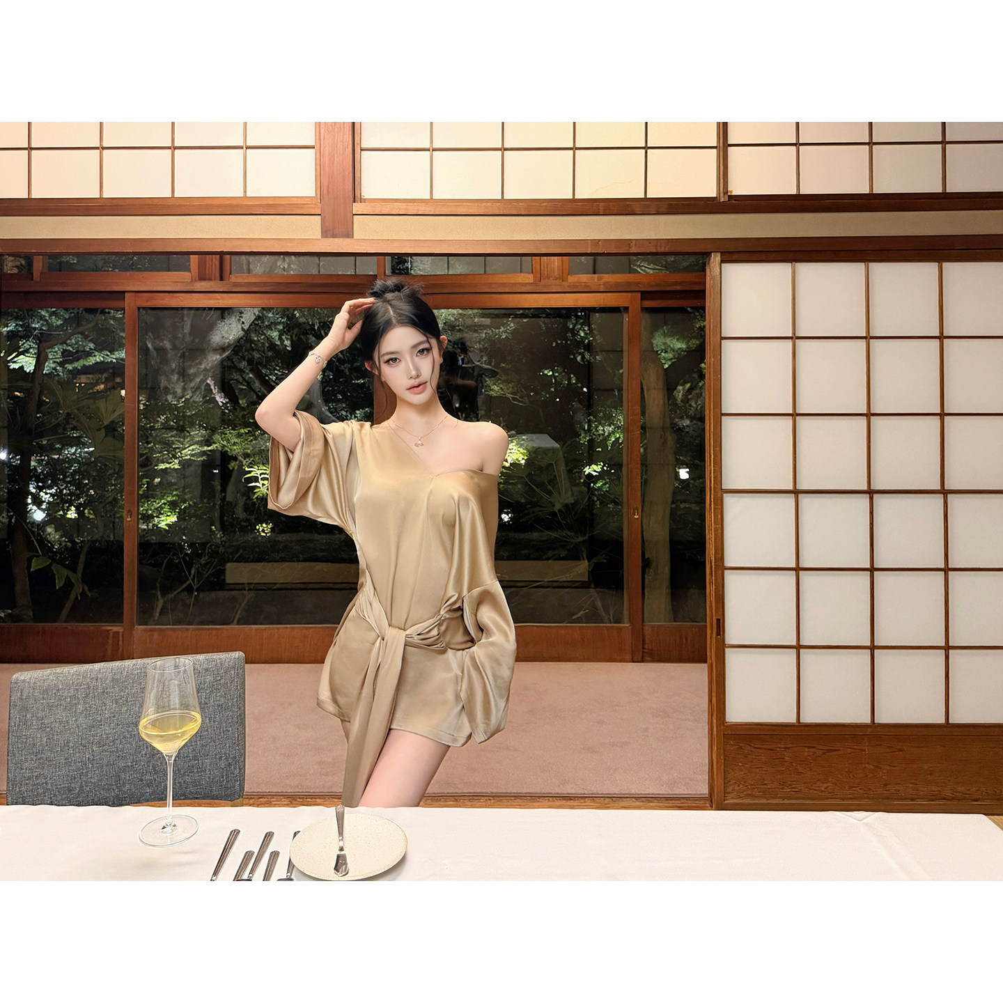 JAYKY YANG【瑰丽之夜】黑标86醋酸松弛感v领连衣裙系带设计短裙