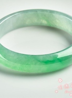 翡翠色玉石手镯冰种浅阳绿飘花晴水贵妃玉石女款手镯浅阳绿色百搭
