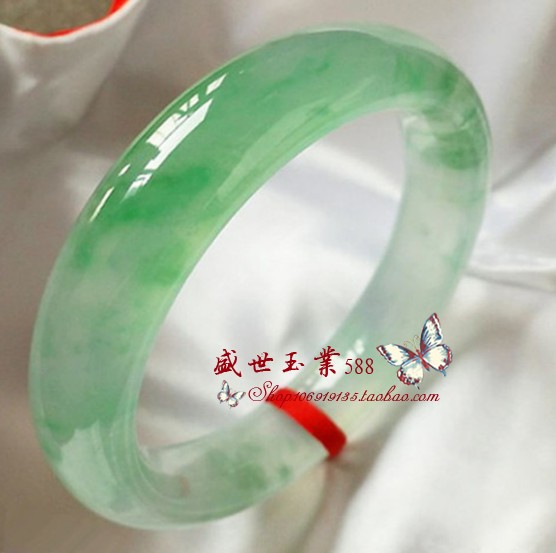 翡翠色玉石手镯冰种油绿浅绿飘花女款玉石手镯百搭手镯油绿色手镯