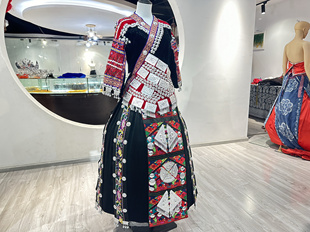 秋冬新款贵州苗族女装舞蹈演出手工绣花民族服装舞台盛装银饰服饰