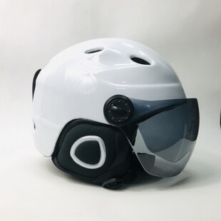 滑雪头盔可调节冰上运动头盔轮滑自行平衡车冬季头盔可拆面罩保暖