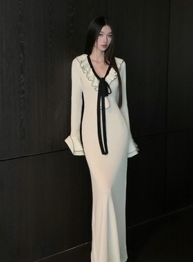 ''贵女‘’白月光黑白撞色长袖连衣裙