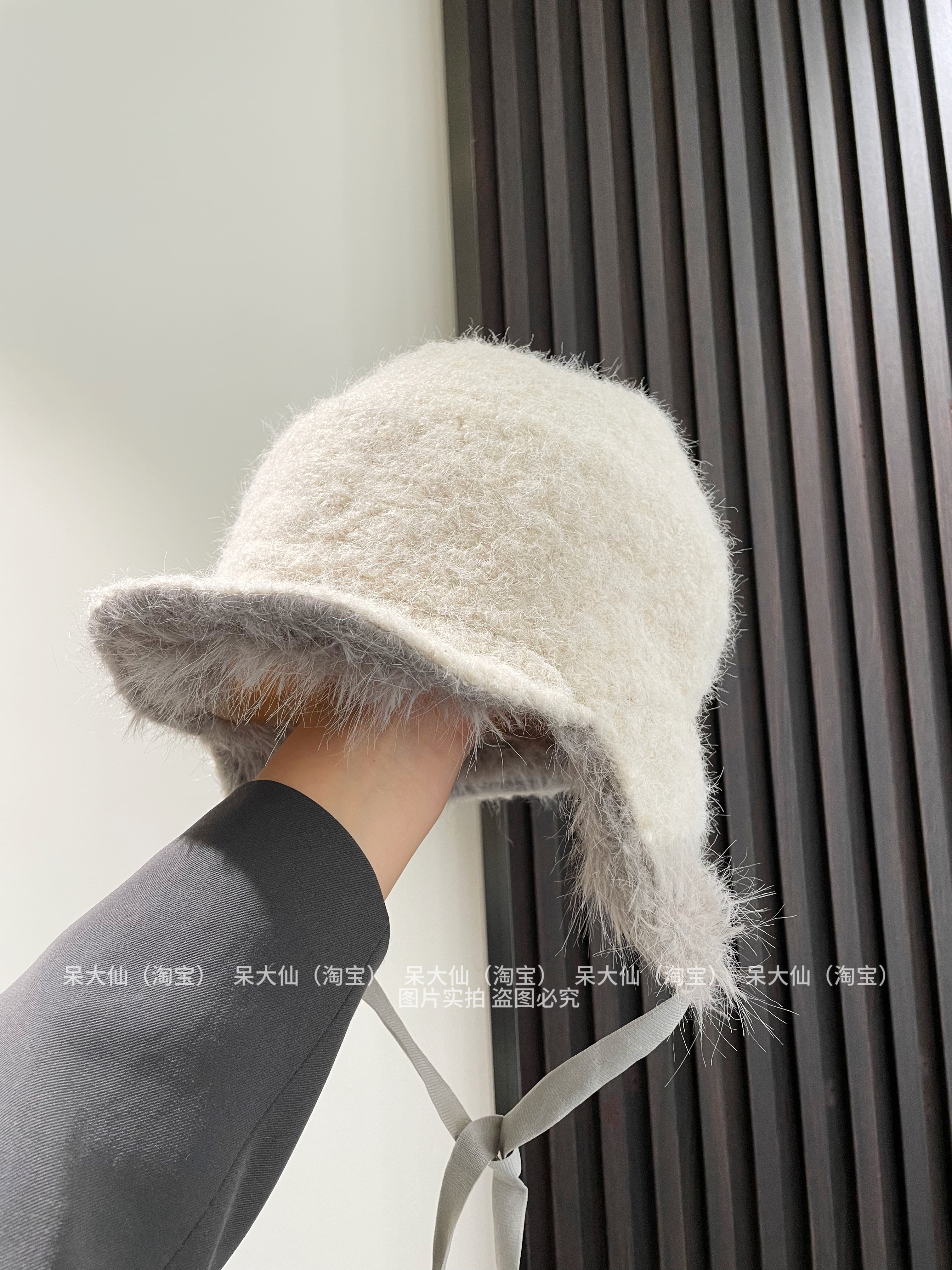 博主推荐保暖飞行帽子女毛绒绒护耳帽秋冬显脸小保暖防风寒雷锋帽