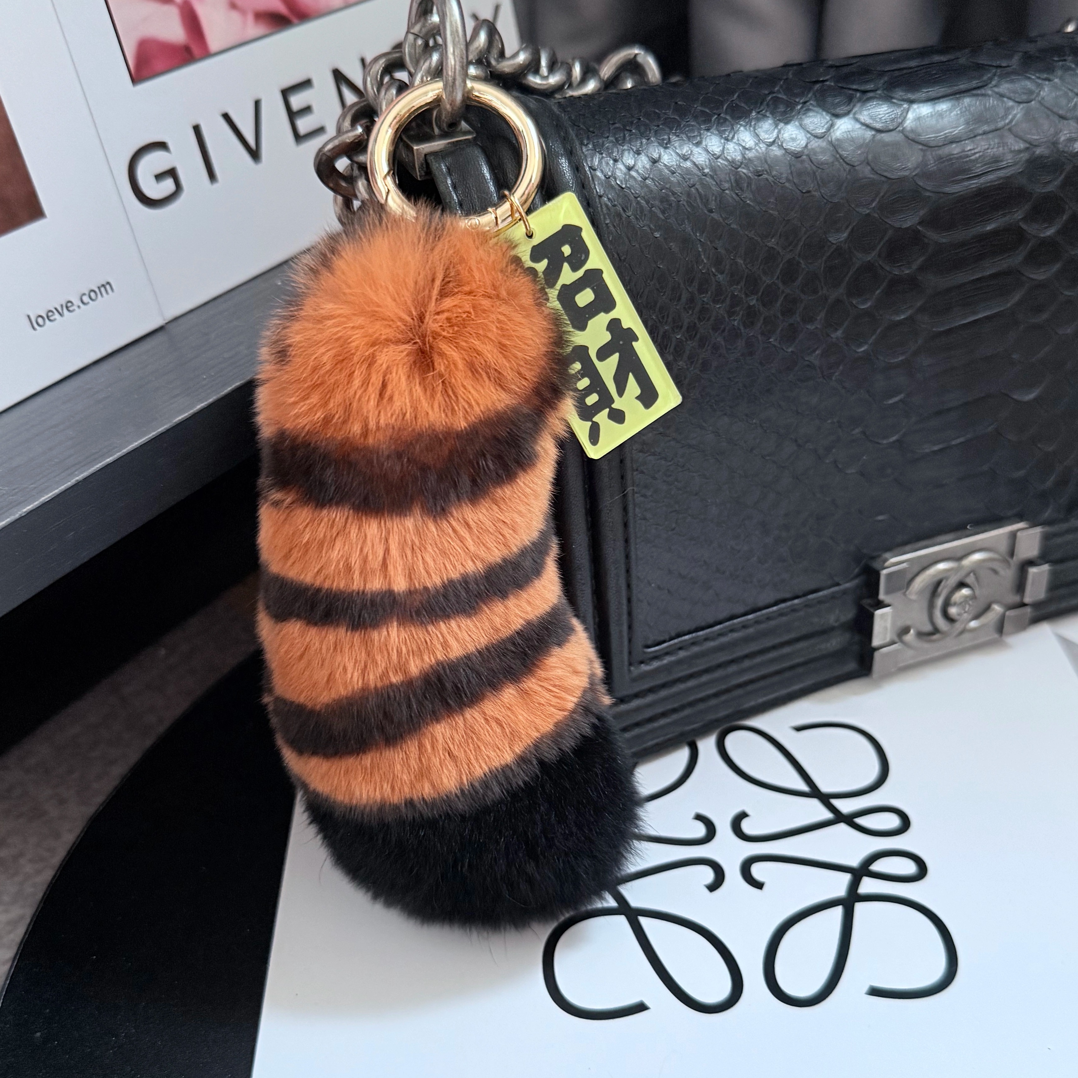 真獭兔毛老虎尾巴虎爪汽车挂件