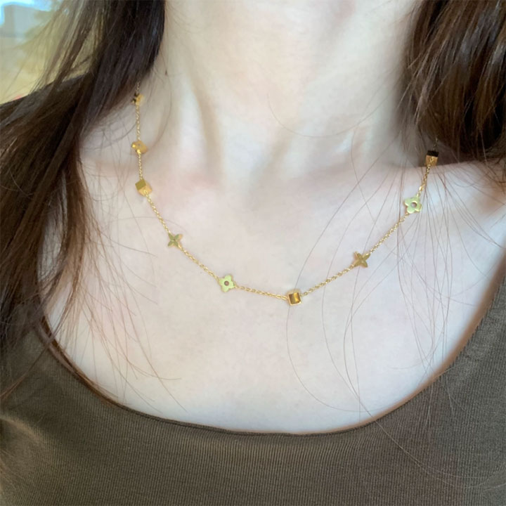 钛钢项链 日韩百搭花朵项链女轻奢小众气质设计感锁骨链不褪色