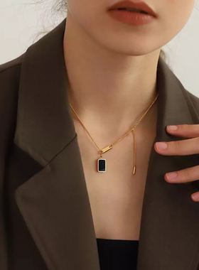 钛钢项链 小众高级感装饰项链女ins冷淡风气质黑色方牌复古锁骨链