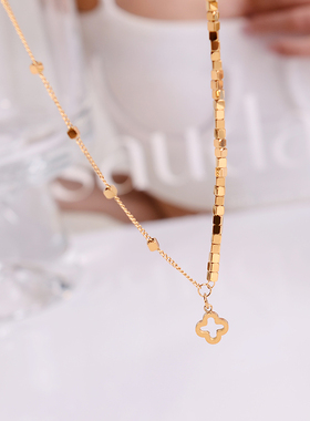 钛钢项链  轻奢夏日方糖花朵项链女极细款锁骨链高级感配饰不褪色