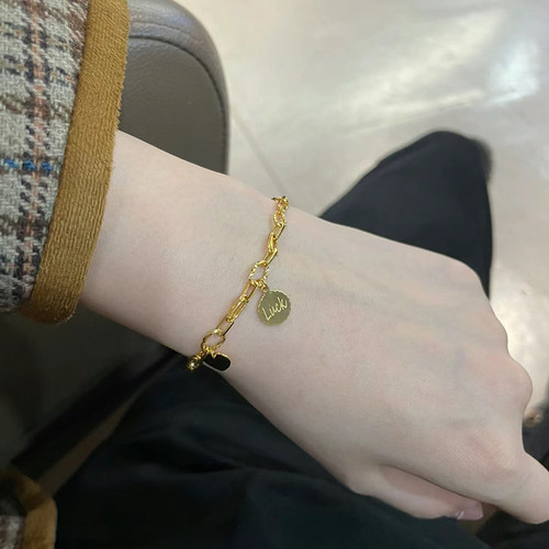 钛钢手链  幸运爱心圆牌lucky手链女ins风简约高级感手饰不掉色
