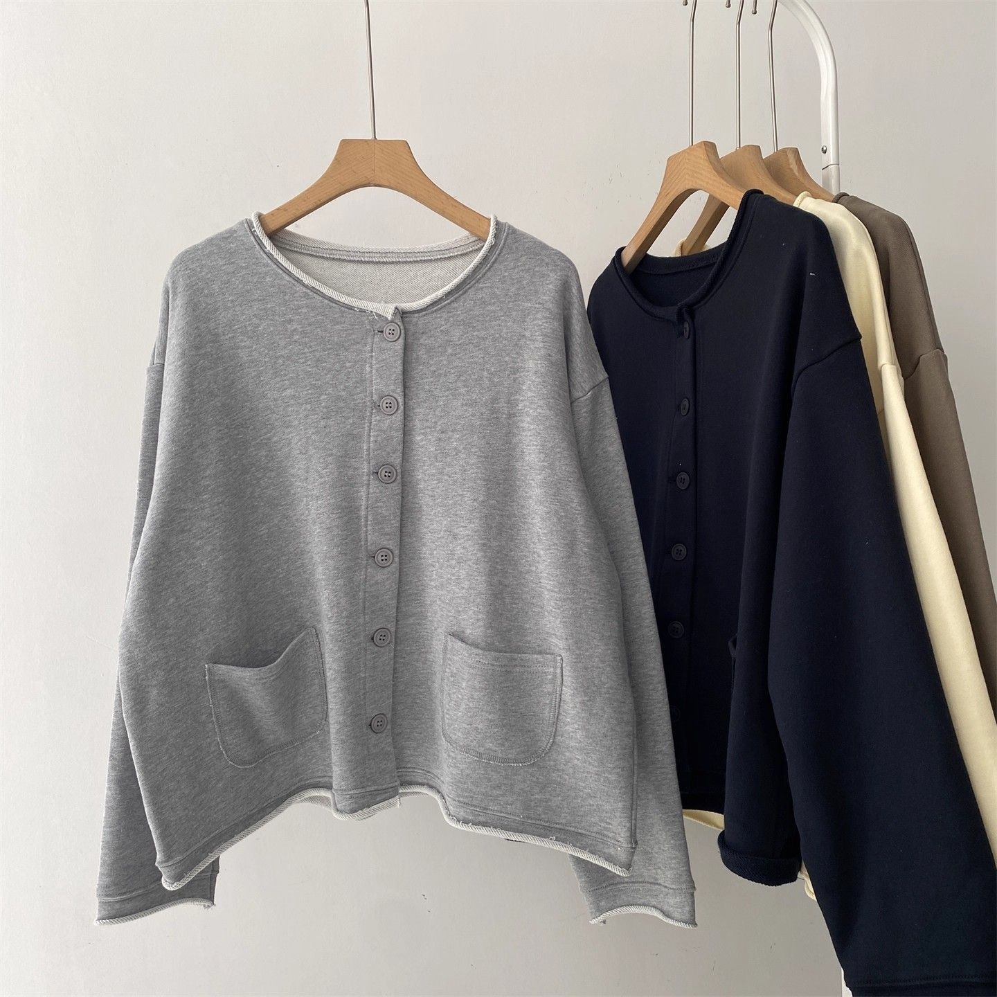 纯棉毛圈布圆领巷修卫衣女