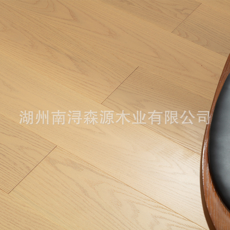 奶油色实木纯三层复合木地板锁扣原木风木地板家用抗污耐磨