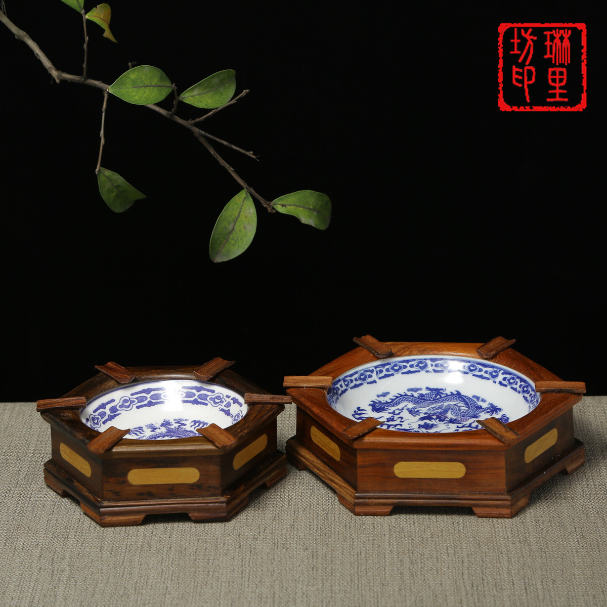 红木工艺品实木红质酸枝装饰烟灰缸摆件青花瓷龙图案创意家用
