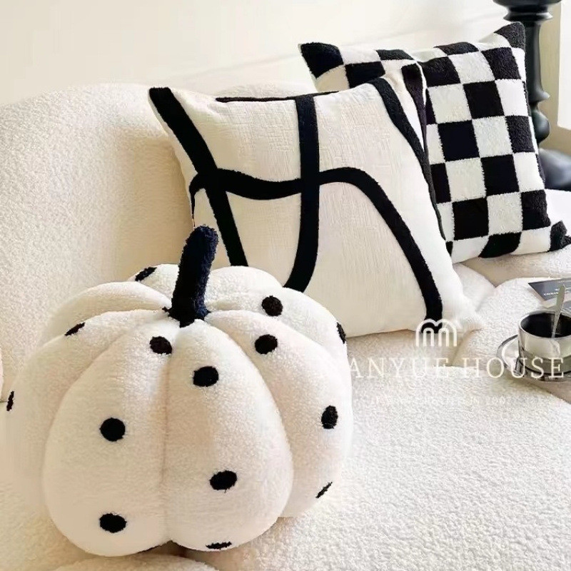 高档抱枕新款南瓜可爱沙发抱枕ins风飘窗轻奢民宿酒店格子枕套