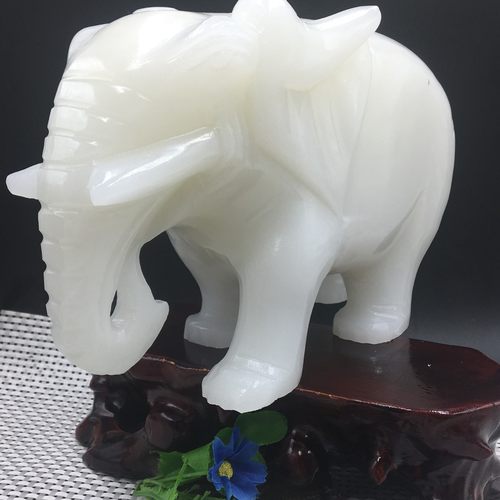 阿富汗玉石大象摆件 白玉大象象向下款吸水鼻子玉器工艺品批发