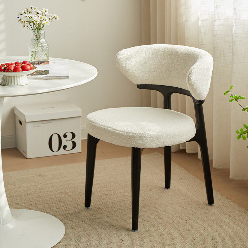 北欧家用设计师高档白蜡木实木餐椅别墅轻奢餐凳创意休闲咖啡椅子