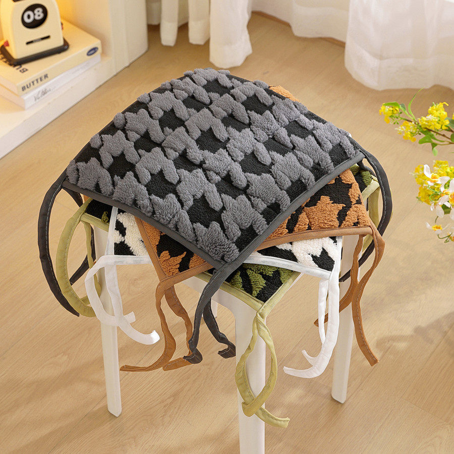 冬季毛绒儿童椅子垫防滑幼儿园小方凳子垫方形学生坐垫塑料凳椅垫,居家布艺,椅垫,淘宝优惠券,粉丝福利购,淘宝优惠卷