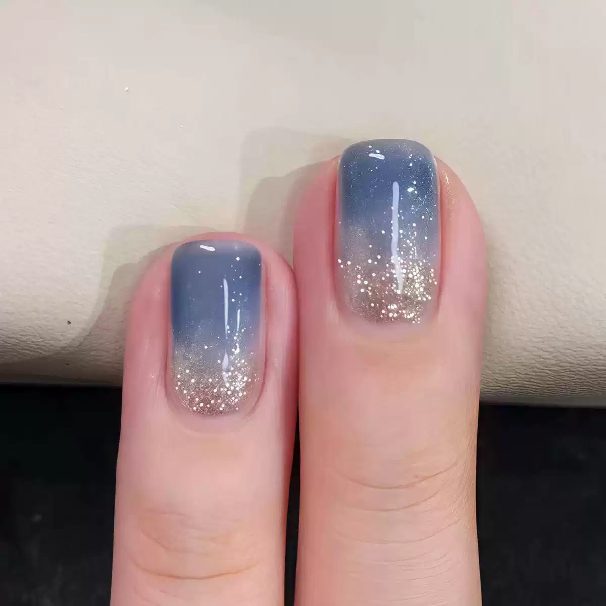 twomoons指甲油蓝色和流沙金s500