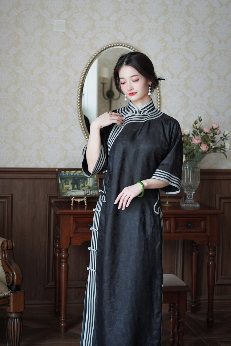 三重门复古日常长款修身旗袍中式
