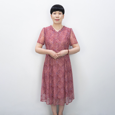 50岁妈妈夏连衣裙时尚花色长裙