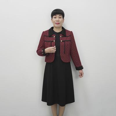 妈妈秋装外套洋气时尚2024新款中老年女装春秋小香风短款上衣套装