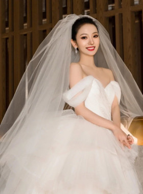 简约百搭长款素纱草坪婚礼教堂