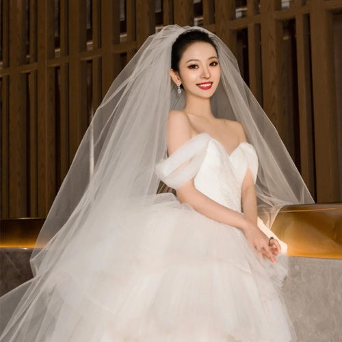 简约百搭长款素纱草坪婚礼教堂