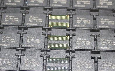 H5TC8G63AMR K4AAG16 QPWX W4032BABG H5ANAG6NAMR K4G80325FB