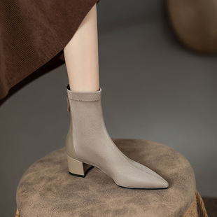 弹力瘦瘦靴女尖头短靴小码31 32 33真皮短靴女黑色磨砂皮粗跟大码