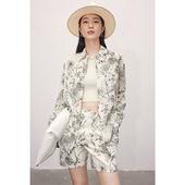 花鸟图腾系列印花套装 休闲显瘦短裤 长袖 衬衫 两件套 翻领时尚 因由