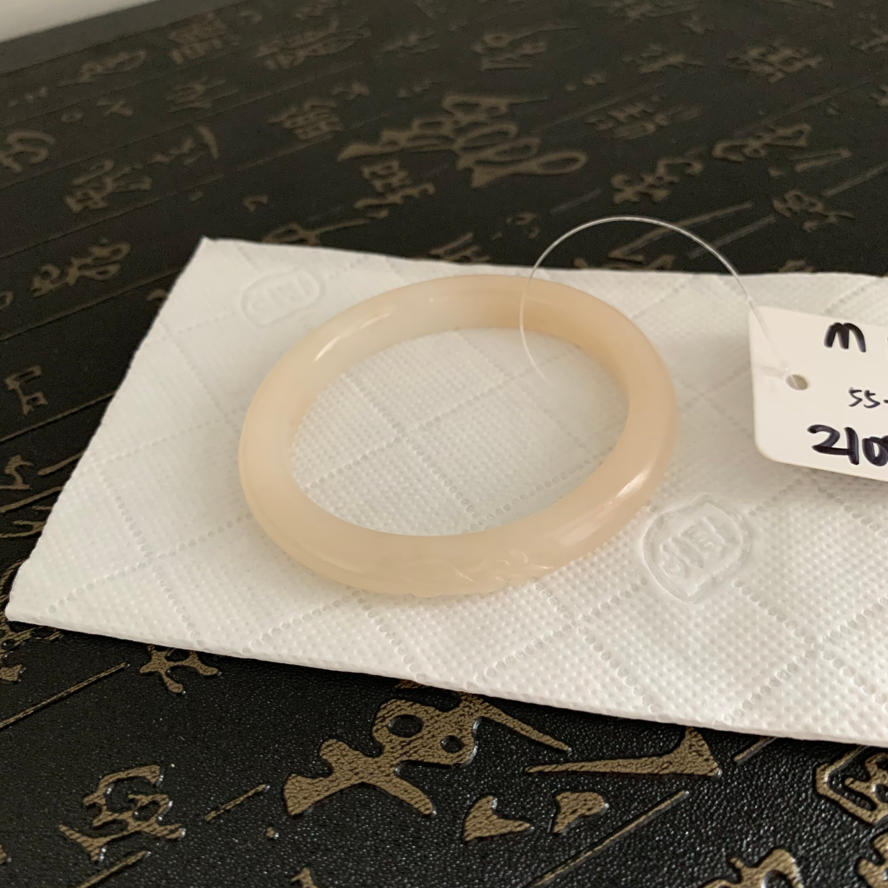 毛毛的翠//M 14379//和田玉温柔仙女藕粉雕花手镯//55-48.7//2100
