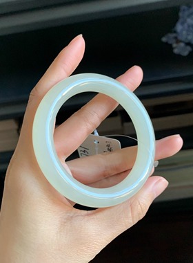 毛毛的翠//M 12737/和田玉浅蜂蜜水圆条手镯//52.3/1800