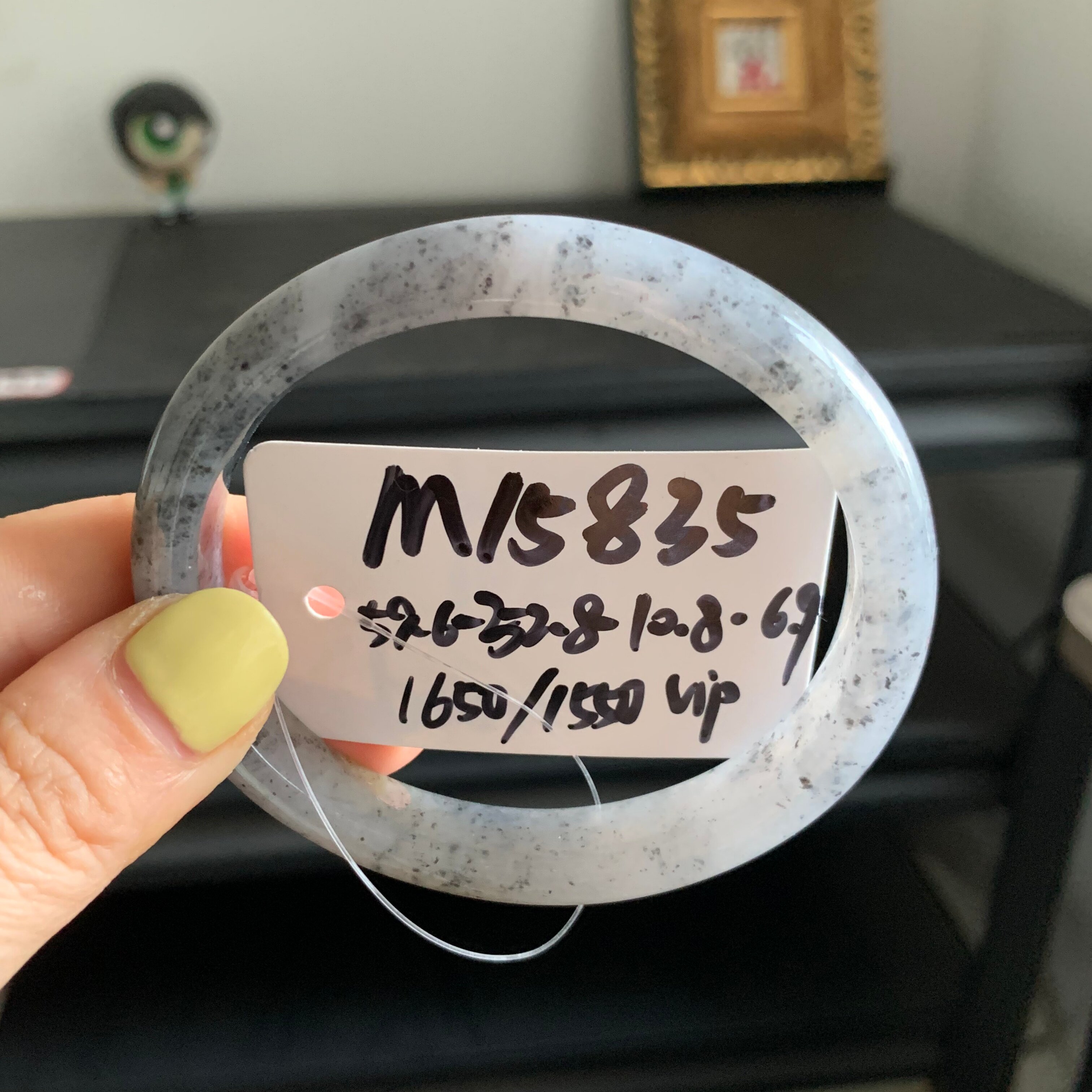 毛毛的翠/M 15835/天然飘乌鸡翡翠贵妃手镯/59.6-52.8/1650