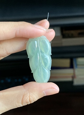 毛毛的翠//M 12162//天然清新甜绿翡翠叶子吊坠//199
