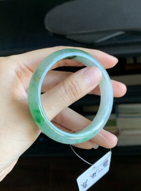 毛毛的翠/M 12925/天然湖水绿飘绿花翡翠贵妃手镯/51.7-47.9/3500