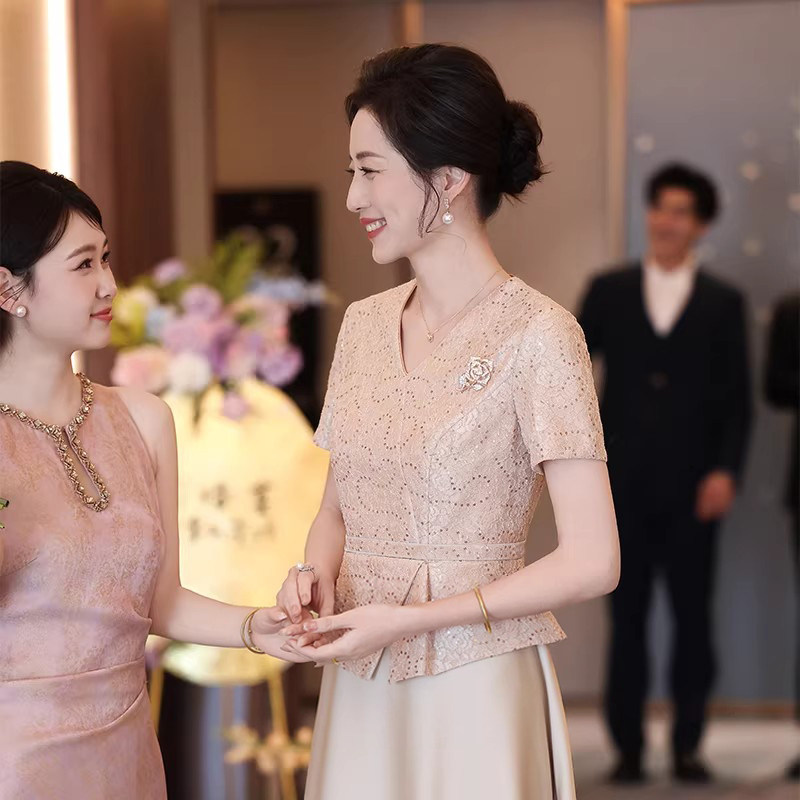 夏季妈妈婚宴礼服高贵年轻五一结婚喜婆婆夏装2026新款假两件裙子